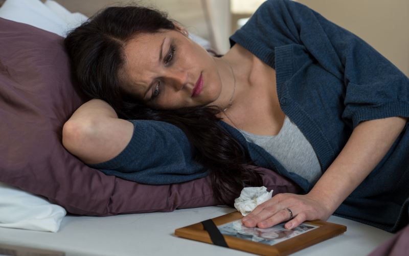 Как пережить потерю близкого человека? Советы психолога